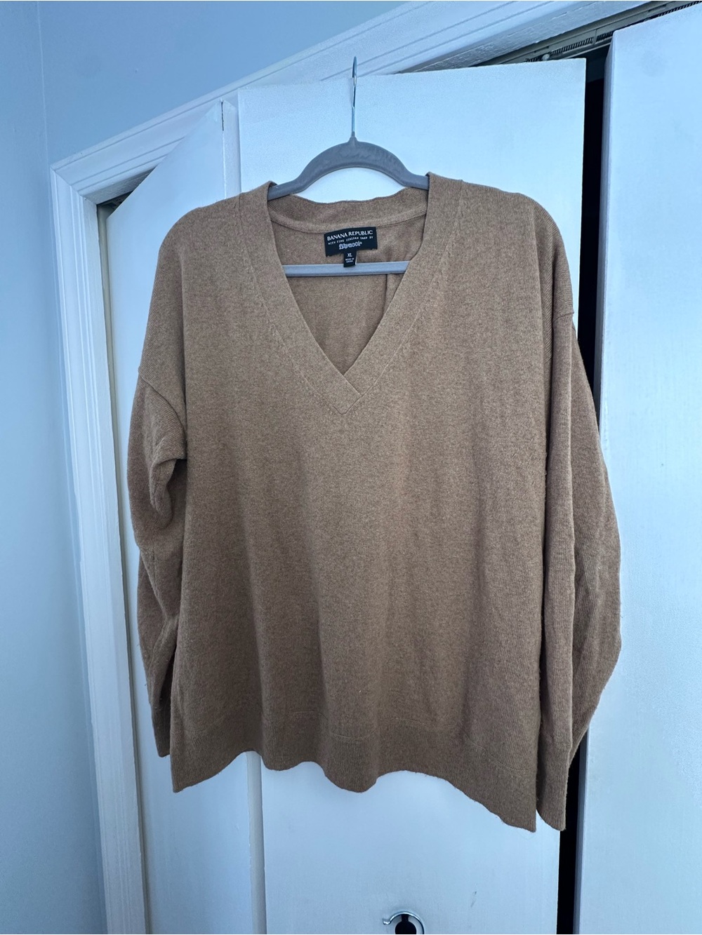 Banana Republic Women’s Tan V-Neck Sweater